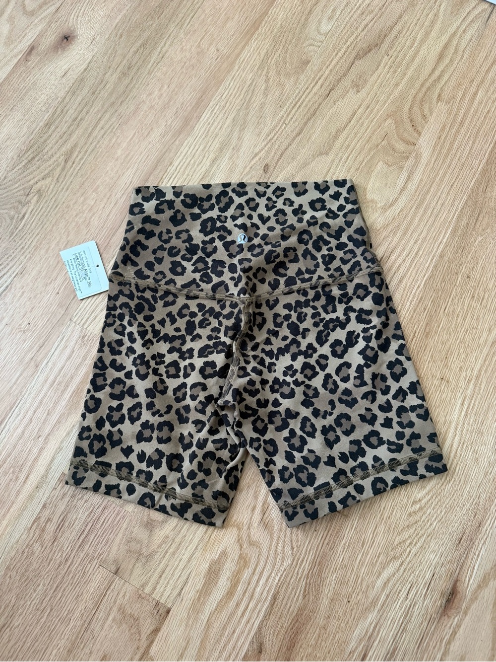 NEW Lululemon Align 6” Bike Shorts Leopard Print Size 4 - Picture 6 of 7